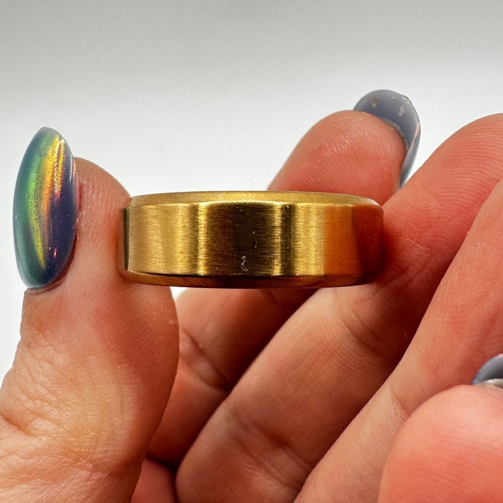 Size 13 brushed gold tone metal Men's‎ fashion ring/wedding band